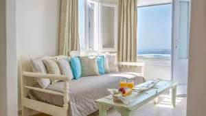 Romaric Suite Santorini Jacuzzi