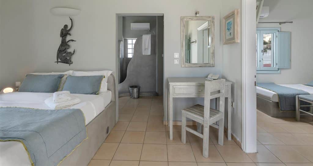 family suites with private balcony santorini bluedolpins s3