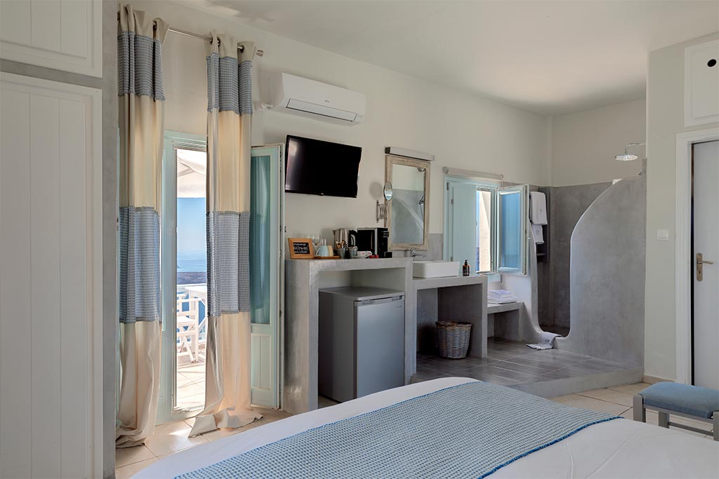romantic suite with private balcony santorini bluedolphins 16