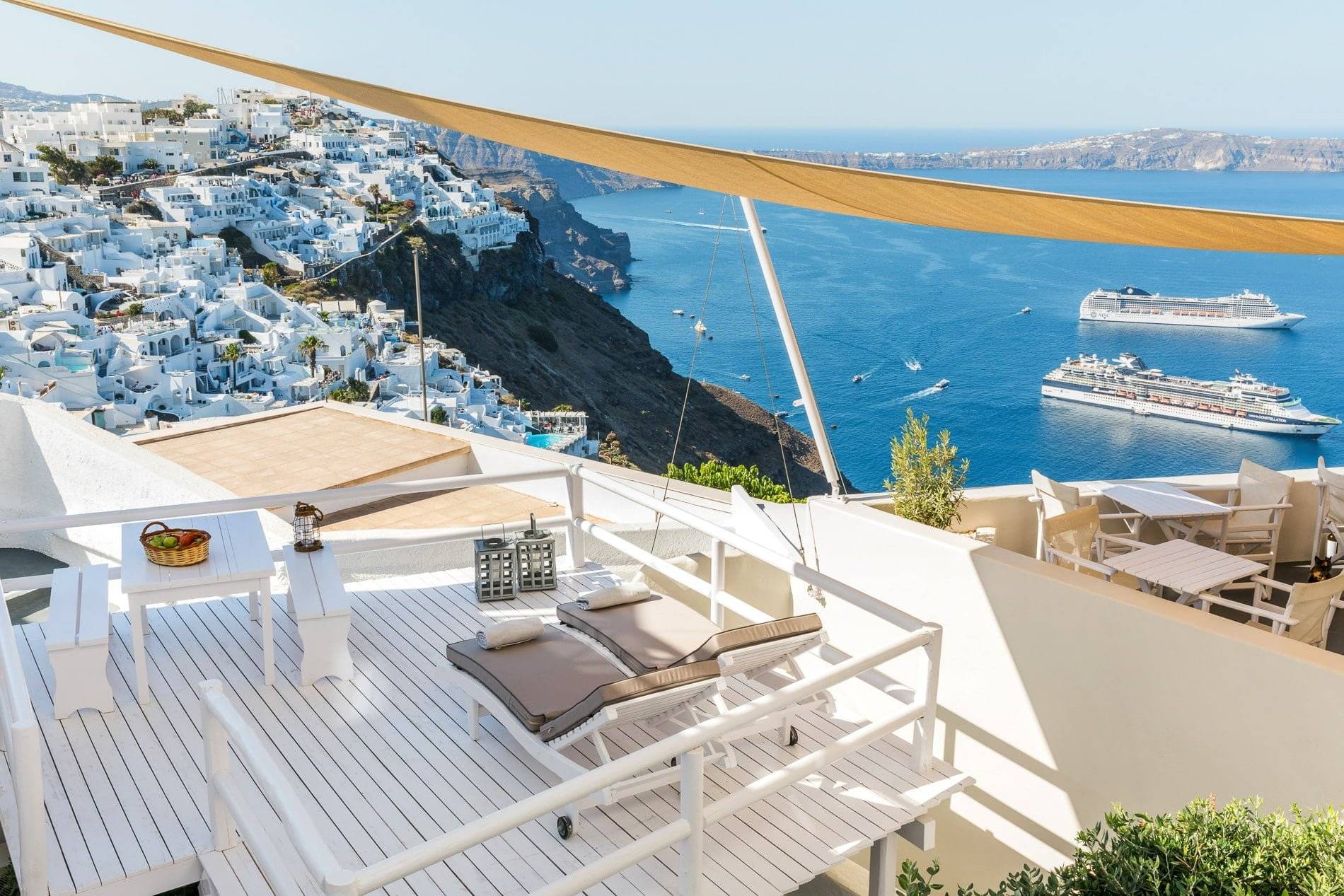 Apartment in santorini - bluedolphins